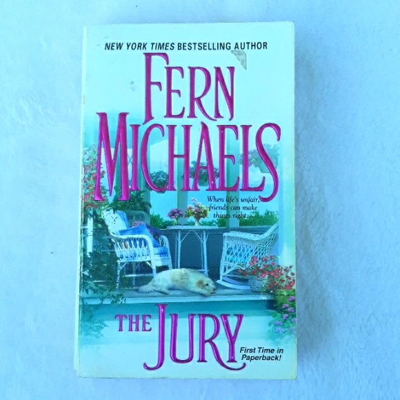 The Jury, a paperback book written by Fern Michaels 2006 - Picture 1 of 6